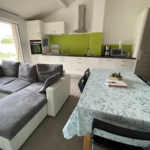  Hébergement de vacances Les Lys De Rosie - Maison Familiale De Plain Pied Campagne